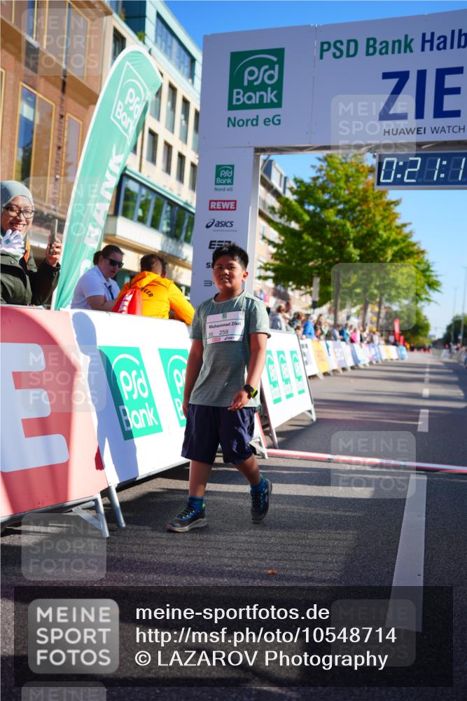 20.09.2026 - PSD Bank Halbmarathon LAZAROV Photography http://msf.ph/oto/10548714 20.09.2026 10:40:43 Ziel 259 meine-sportfotos.de