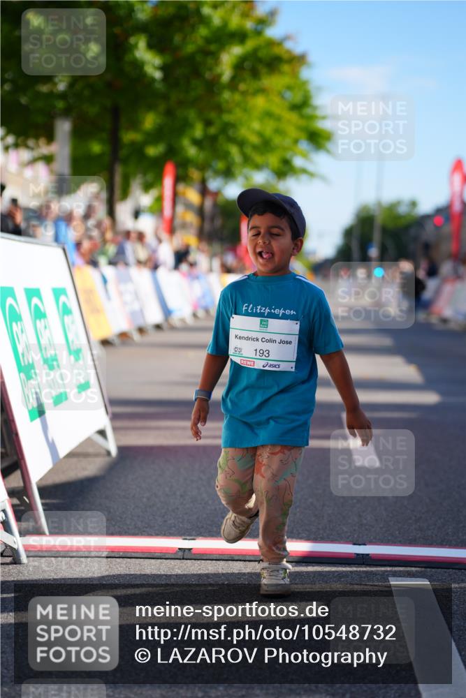 20.09.2026 - PSD Bank Halbmarathon LAZAROV Photography http://msf.ph/oto/10548732 20.09.2026 10:43:28 Ziel 193 meine-sportfotos.de
