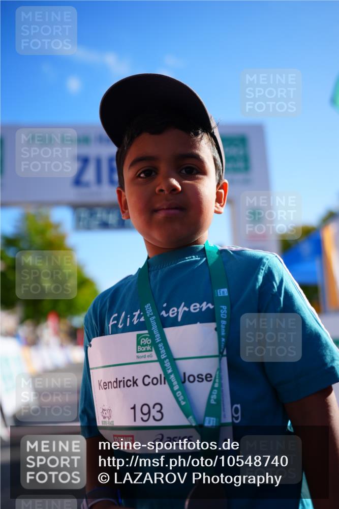 20.09.2026 - PSD Bank Halbmarathon LAZAROV Photography http://msf.ph/oto/10548740 20.09.2026 10:43:36 Ziel  meine-sportfotos.de