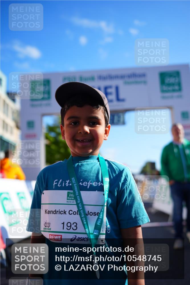 20.09.2026 - PSD Bank Halbmarathon LAZAROV Photography http://msf.ph/oto/10548745 20.09.2026 10:43:37 Ziel  meine-sportfotos.de