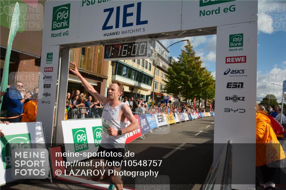 20.09.2026 - PSD Bank Halbmarathon LAZAROV Photography http://msf.ph/oto/10548757 20.09.2026 11:15:59 Ziel 3986 meine-sportfotos.de