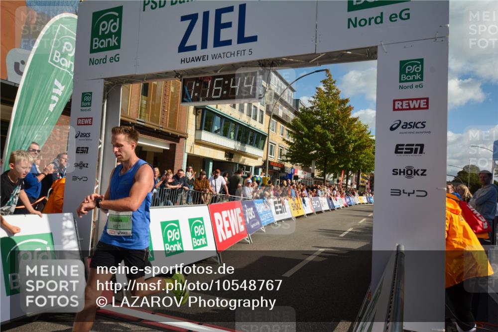 20.09.2026 - PSD Bank Halbmarathon LAZAROV Photography http://msf.ph/oto/10548767 20.09.2026 11:16:44 Ziel  meine-sportfotos.de