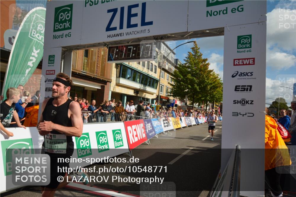 20.09.2026 - PSD Bank Halbmarathon LAZAROV Photography http://msf.ph/oto/10548771 20.09.2026 11:17:17 Ziel 4128, 4513 meine-sportfotos.de