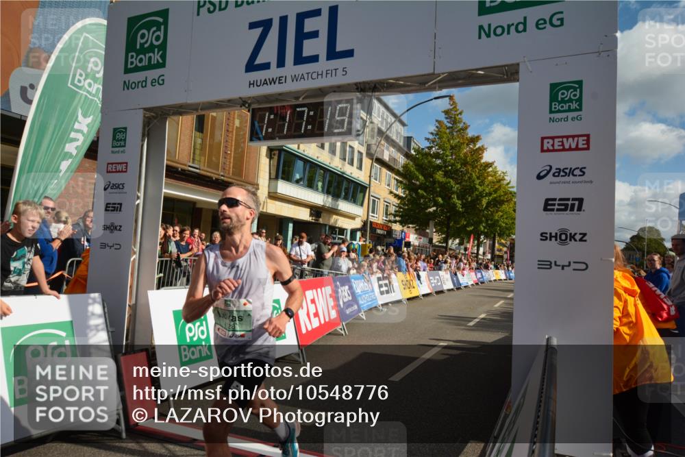 20.09.2026 - PSD Bank Halbmarathon LAZAROV Photography http://msf.ph/oto/10548776 20.09.2026 11:17:19 Ziel 4128, 4513 meine-sportfotos.de