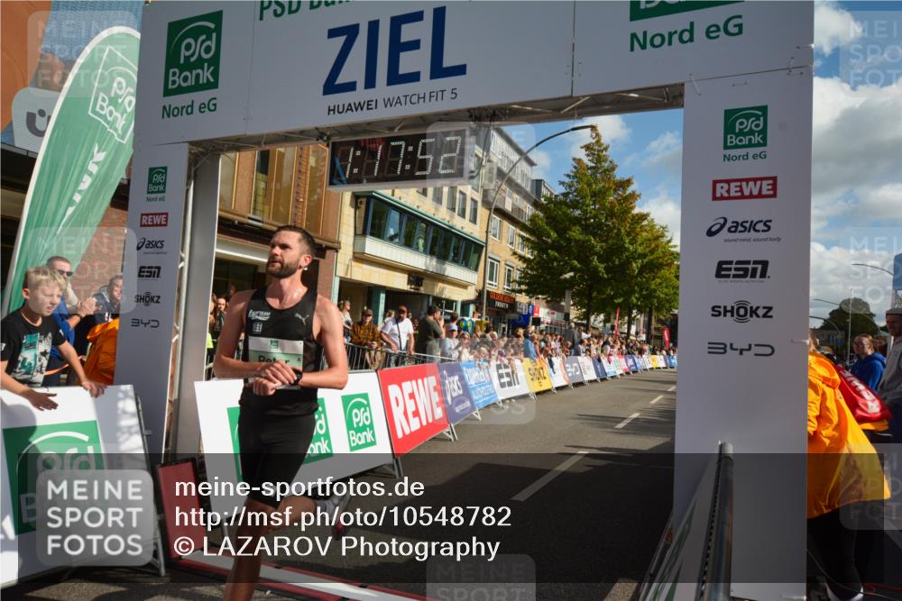20.09.2026 - PSD Bank Halbmarathon LAZAROV Photography http://msf.ph/oto/10548782 20.09.2026 11:17:51 Ziel 1321 meine-sportfotos.de