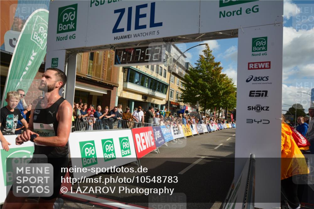 20.09.2026 - PSD Bank Halbmarathon LAZAROV Photography http://msf.ph/oto/10548783 20.09.2026 11:17:51 Ziel 1321 meine-sportfotos.de