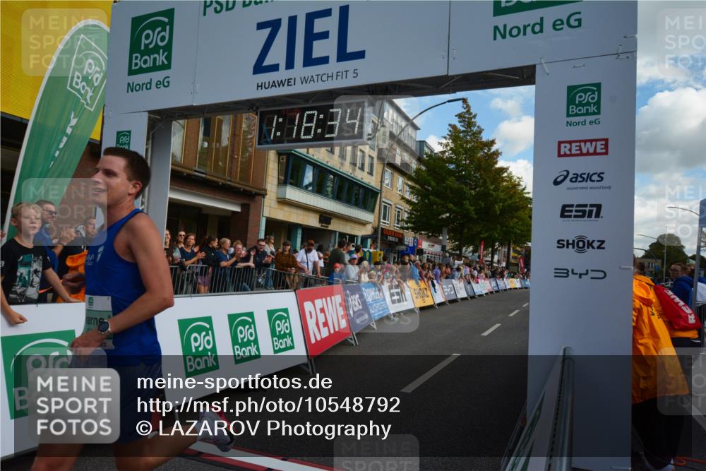 20.09.2026 - PSD Bank Halbmarathon LAZAROV Photography http://msf.ph/oto/10548792 20.09.2026 11:18:33 Ziel 4108 meine-sportfotos.de