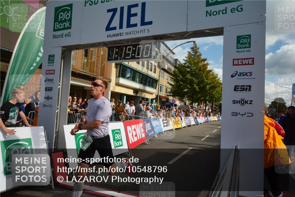 20.09.2026 - PSD Bank Halbmarathon LAZAROV Photography http://msf.ph/oto/10548796 20.09.2026 11:19:00 Ziel 3171, 3891, 4119 meine-sportfotos.de