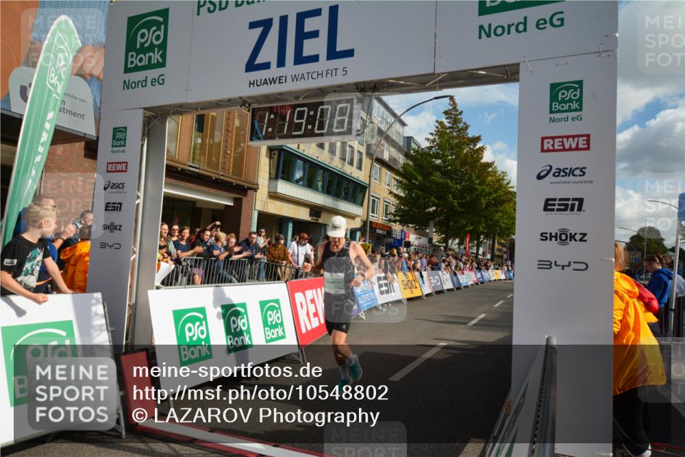 20.09.2026 - PSD Bank Halbmarathon LAZAROV Photography http://msf.ph/oto/10548802 20.09.2026 11:19:07 Ziel 2541, 3171, 3272, 4119, 4169 meine-sportfotos.de