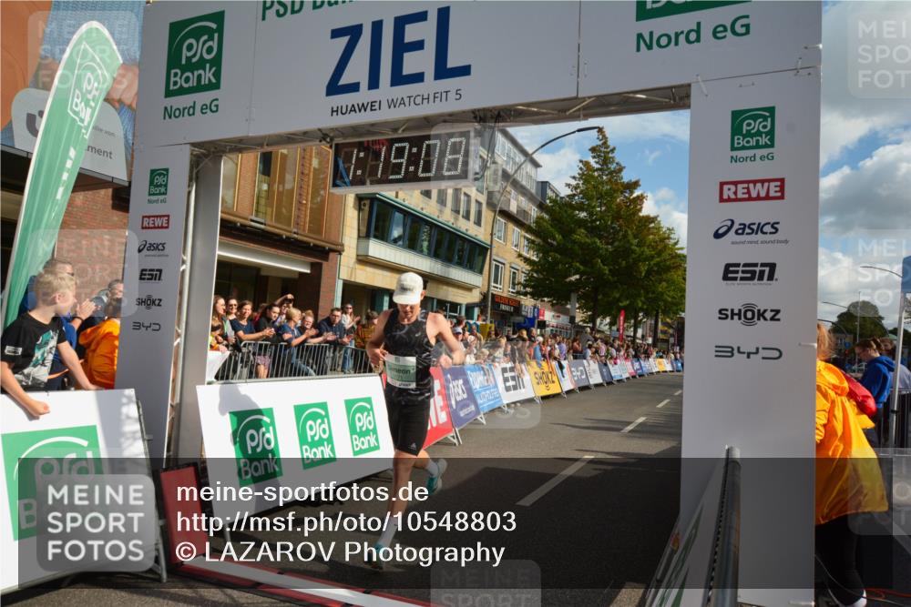 20.09.2026 - PSD Bank Halbmarathon LAZAROV Photography http://msf.ph/oto/10548803 20.09.2026 11:19:08 Ziel 2541, 3171, 3272, 4119, 4169 meine-sportfotos.de