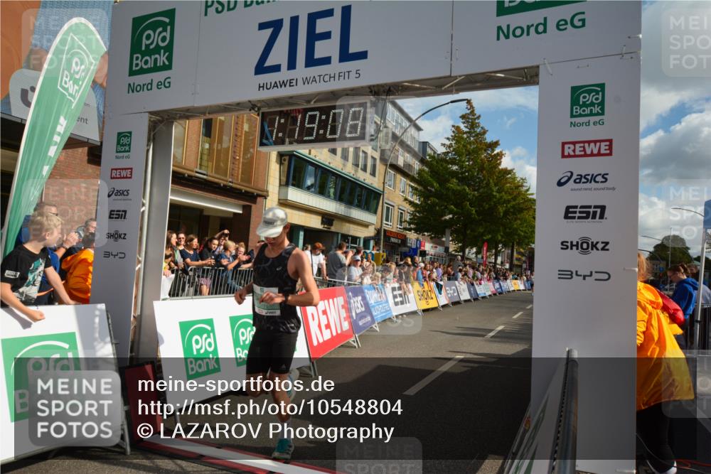 20.09.2026 - PSD Bank Halbmarathon LAZAROV Photography http://msf.ph/oto/10548804 20.09.2026 11:19:08 Ziel 2541, 3171, 3272, 4119, 4169 meine-sportfotos.de
