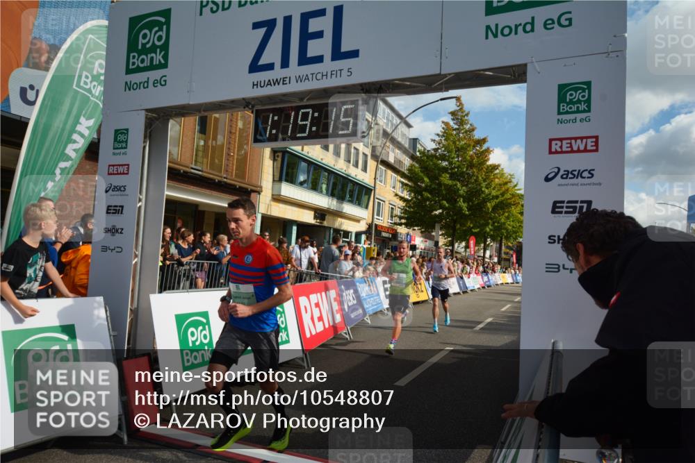 20.09.2026 - PSD Bank Halbmarathon LAZAROV Photography http://msf.ph/oto/10548807 20.09.2026 11:19:15 Ziel 2541, 3272, 4169 meine-sportfotos.de