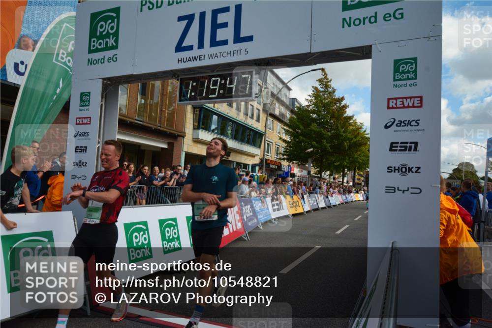 20.09.2026 - PSD Bank Halbmarathon LAZAROV Photography http://msf.ph/oto/10548821 20.09.2026 11:19:46 Ziel 1785, 4372, 4718 meine-sportfotos.de