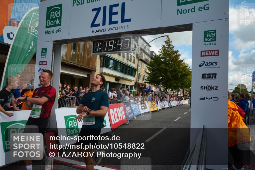 20.09.2026 - PSD Bank Halbmarathon LAZAROV Photography http://msf.ph/oto/10548822 20.09.2026 11:19:47 Ziel 1785, 4372, 4718 meine-sportfotos.de