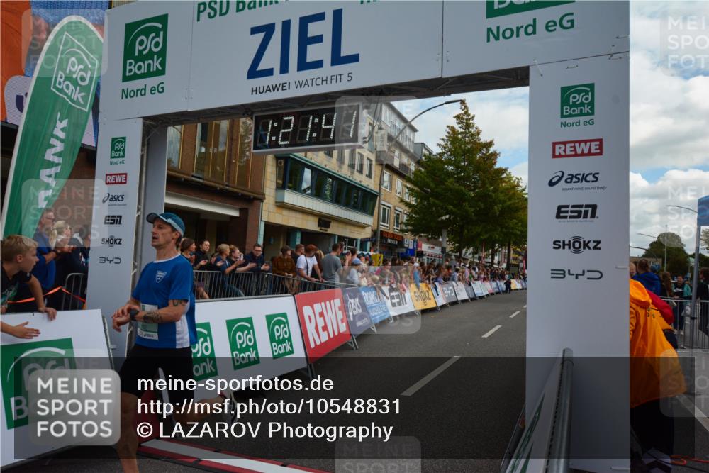 20.09.2026 - PSD Bank Halbmarathon LAZAROV Photography http://msf.ph/oto/10548831 20.09.2026 11:21:41 Ziel 1762, 2184, 4763 meine-sportfotos.de