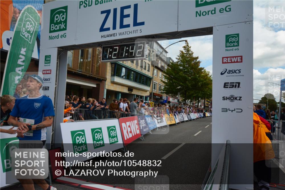 20.09.2026 - PSD Bank Halbmarathon LAZAROV Photography http://msf.ph/oto/10548832 20.09.2026 11:21:41 Ziel 1762, 2184, 4763 meine-sportfotos.de