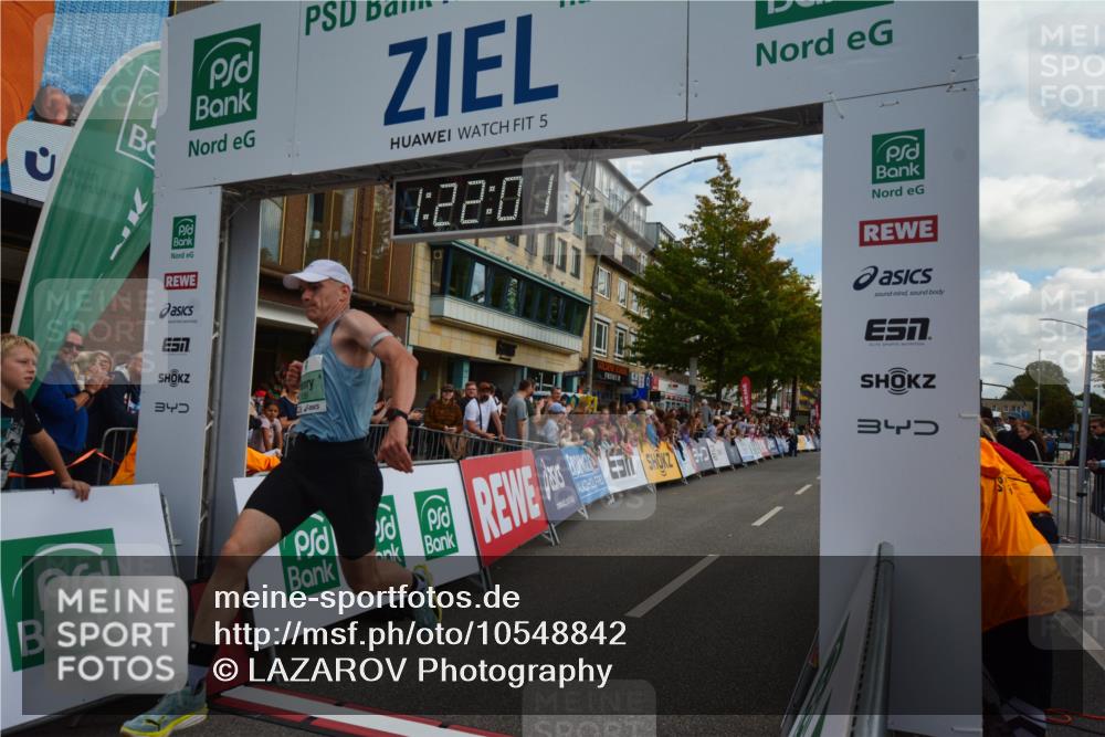 20.09.2026 - PSD Bank Halbmarathon LAZAROV Photography http://msf.ph/oto/10548842 20.09.2026 11:22:00 Ziel 1139, 1899, 3995 meine-sportfotos.de