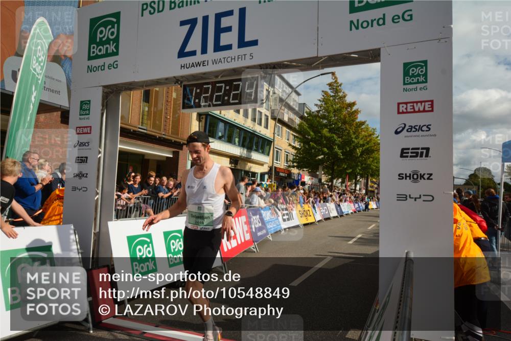 20.09.2026 - PSD Bank Halbmarathon LAZAROV Photography http://msf.ph/oto/10548849 20.09.2026 11:22:24 Ziel 2417, 2445 meine-sportfotos.de