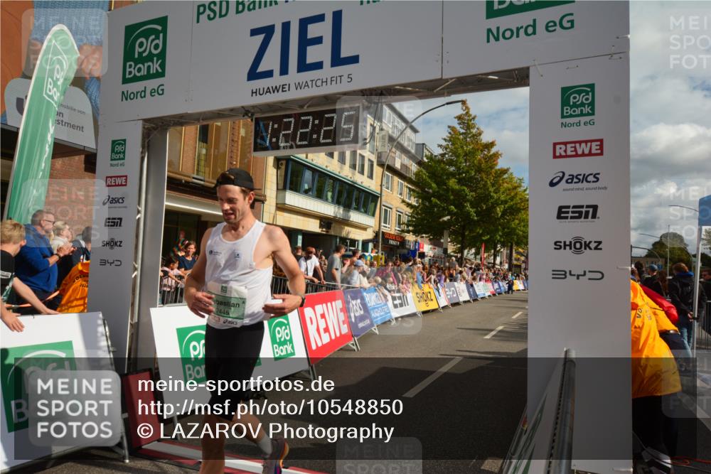 20.09.2026 - PSD Bank Halbmarathon LAZAROV Photography http://msf.ph/oto/10548850 20.09.2026 11:22:24 Ziel 2417, 2445 meine-sportfotos.de