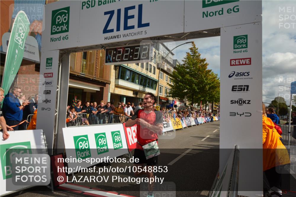 20.09.2026 - PSD Bank Halbmarathon LAZAROV Photography http://msf.ph/oto/10548853 20.09.2026 11:22:32 Ziel 2417 meine-sportfotos.de