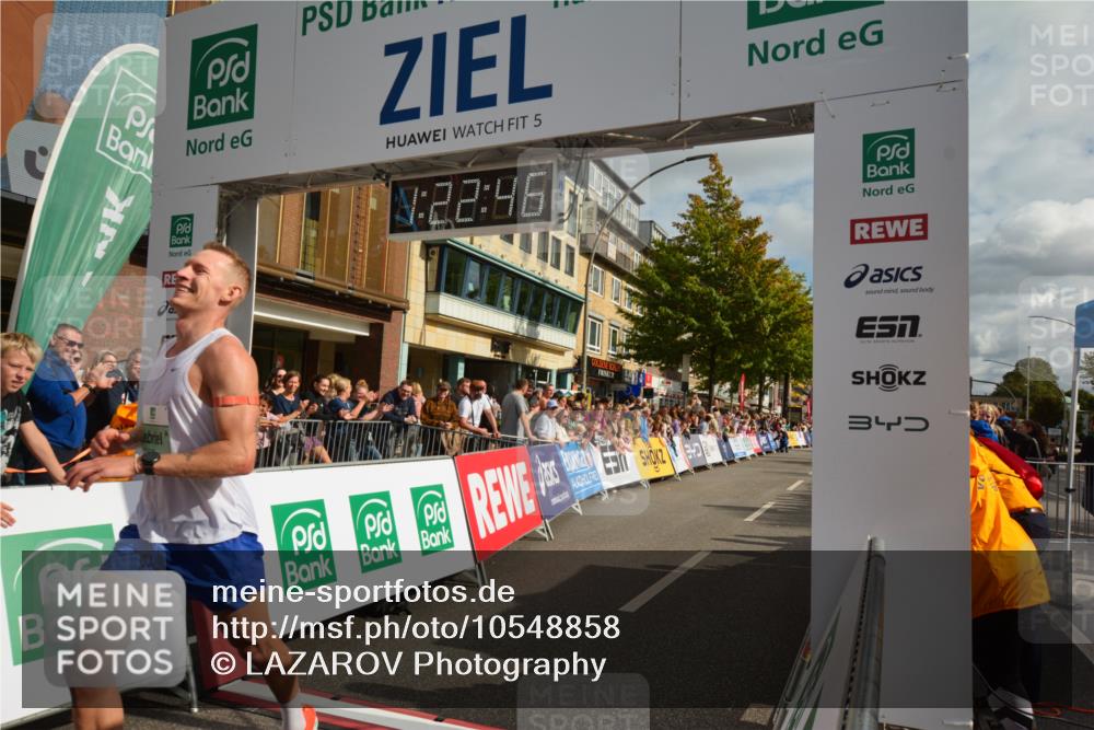 20.09.2026 - PSD Bank Halbmarathon LAZAROV Photography http://msf.ph/oto/10548858 20.09.2026 11:22:45 Ziel 2356, 3169, 3992 meine-sportfotos.de