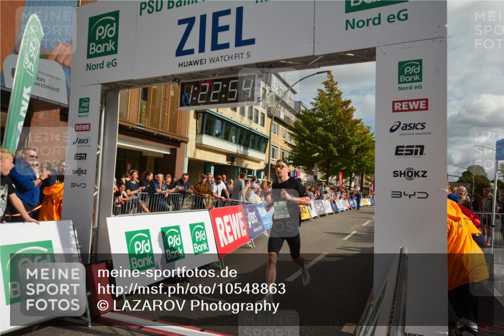 20.09.2026 - PSD Bank Halbmarathon LAZAROV Photography http://msf.ph/oto/10548863 20.09.2026 11:22:53 Ziel 3169, 3992 meine-sportfotos.de