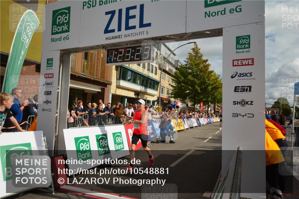 20.09.2026 - PSD Bank Halbmarathon LAZAROV Photography http://msf.ph/oto/10548881 20.09.2026 11:23:23 Ziel 1985, 3104, 3406, 3625 meine-sportfotos.de