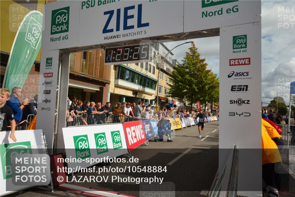 20.09.2026 - PSD Bank Halbmarathon LAZAROV Photography http://msf.ph/oto/10548884 20.09.2026 11:23:24 Ziel 1985, 3104, 3406, 3625, 4268 meine-sportfotos.de