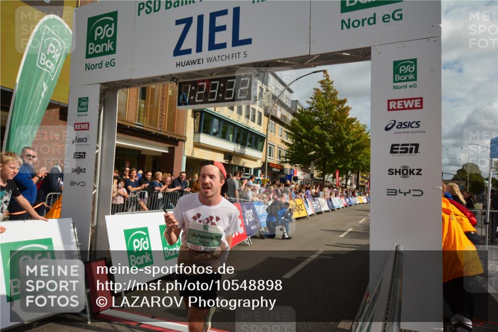 20.09.2026 - PSD Bank Halbmarathon LAZAROV Photography http://msf.ph/oto/10548898 20.09.2026 11:23:31 Ziel 3104, 3625, 4268 meine-sportfotos.de