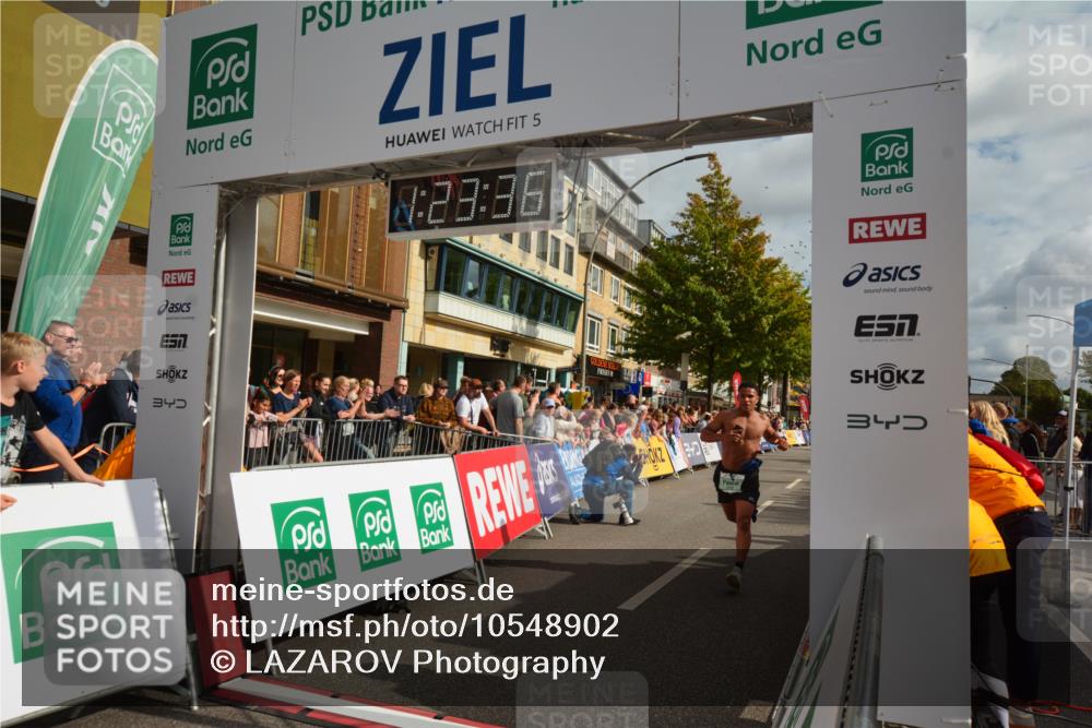 20.09.2026 - PSD Bank Halbmarathon LAZAROV Photography http://msf.ph/oto/10548902 20.09.2026 11:23:35 Ziel 1842, 3625, 4268 meine-sportfotos.de