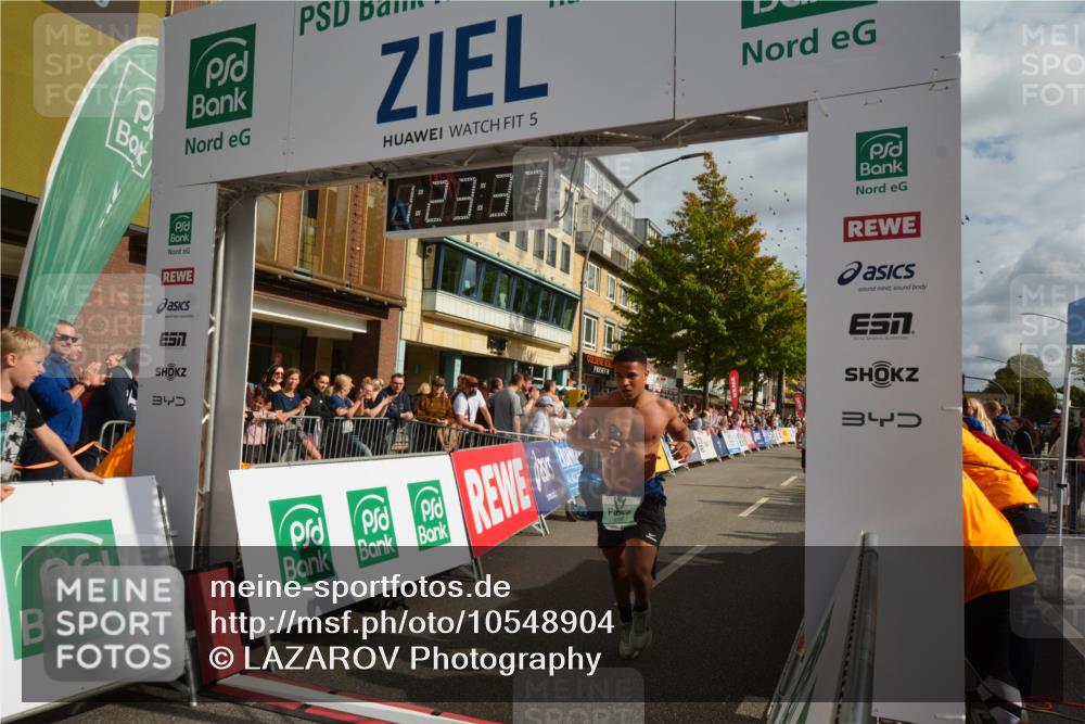 20.09.2026 - PSD Bank Halbmarathon LAZAROV Photography http://msf.ph/oto/10548904 20.09.2026 11:23:36 Ziel 1842, 3625, 4268 meine-sportfotos.de