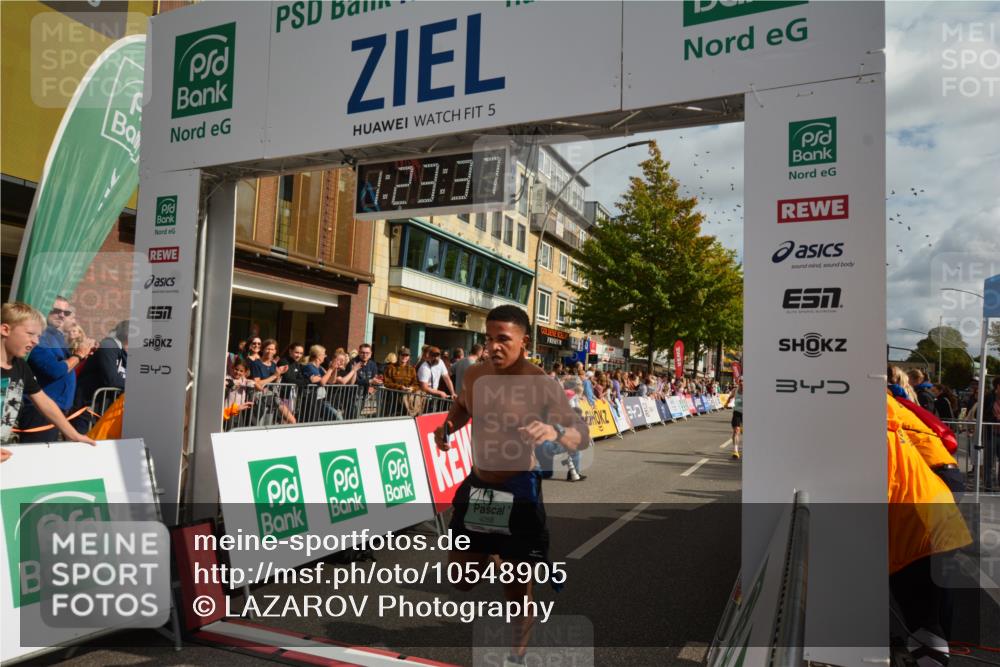 20.09.2026 - PSD Bank Halbmarathon LAZAROV Photography http://msf.ph/oto/10548905 20.09.2026 11:23:36 Ziel 1842, 3625, 4268 meine-sportfotos.de