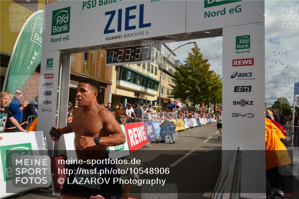 20.09.2026 - PSD Bank Halbmarathon LAZAROV Photography http://msf.ph/oto/10548906 20.09.2026 11:23:37 Ziel 1842, 3625, 4268 meine-sportfotos.de