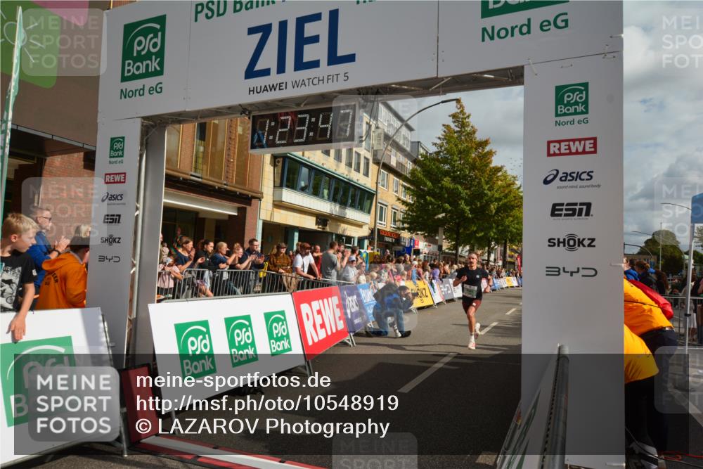 20.09.2026 - PSD Bank Halbmarathon LAZAROV Photography http://msf.ph/oto/10548919 20.09.2026 11:23:47 Ziel 1024, 1842, 3377, 4146 meine-sportfotos.de
