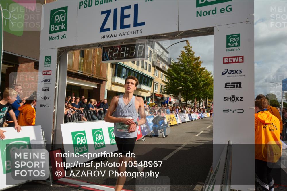 20.09.2026 - PSD Bank Halbmarathon LAZAROV Photography http://msf.ph/oto/10548967 20.09.2026 11:24:09 Ziel 2779, 4105, 4176, 4545, 4558 meine-sportfotos.de
