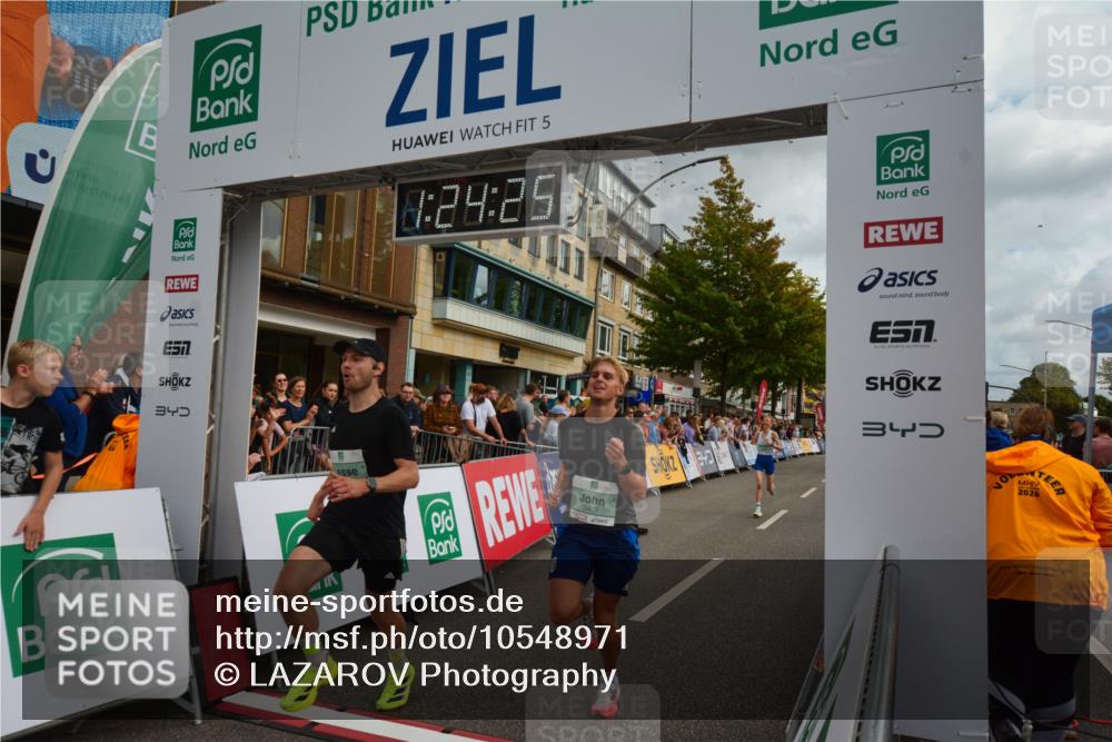 20.09.2026 - PSD Bank Halbmarathon LAZAROV Photography http://msf.ph/oto/10548971 20.09.2026 11:24:24 Ziel 2125, 2895, 3407, 3548, 4463 meine-sportfotos.de