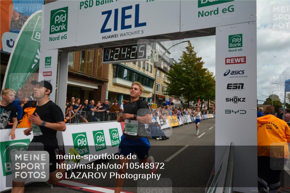 20.09.2026 - PSD Bank Halbmarathon LAZAROV Photography http://msf.ph/oto/10548972 20.09.2026 11:24:24 Ziel 2125, 2895, 3407, 3548, 4463 meine-sportfotos.de
