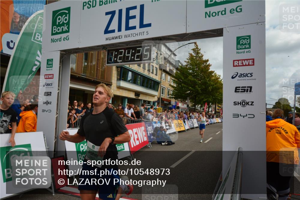 20.09.2026 - PSD Bank Halbmarathon LAZAROV Photography http://msf.ph/oto/10548973 20.09.2026 11:24:24 Ziel 2125, 2895, 3407, 3548, 4463 meine-sportfotos.de