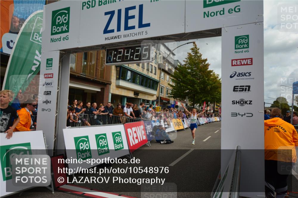 20.09.2026 - PSD Bank Halbmarathon LAZAROV Photography http://msf.ph/oto/10548976 20.09.2026 11:24:25 Ziel 2125, 2895, 3407, 3548, 4463 meine-sportfotos.de