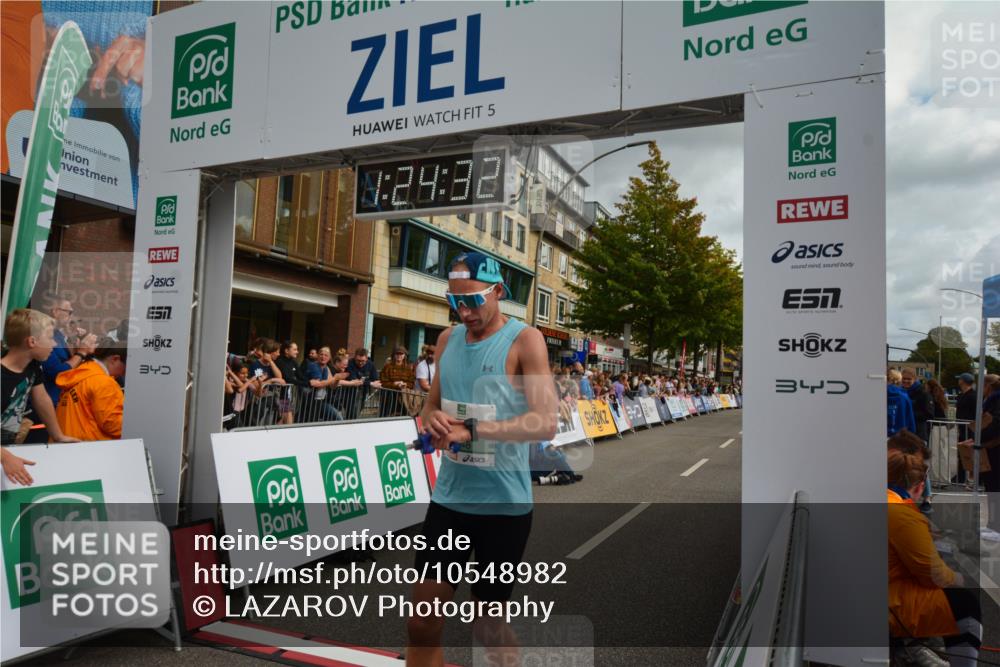 20.09.2026 - PSD Bank Halbmarathon LAZAROV Photography http://msf.ph/oto/10548982 20.09.2026 11:24:32 Ziel 1636, 2125, 2766, 3548, 4463 meine-sportfotos.de