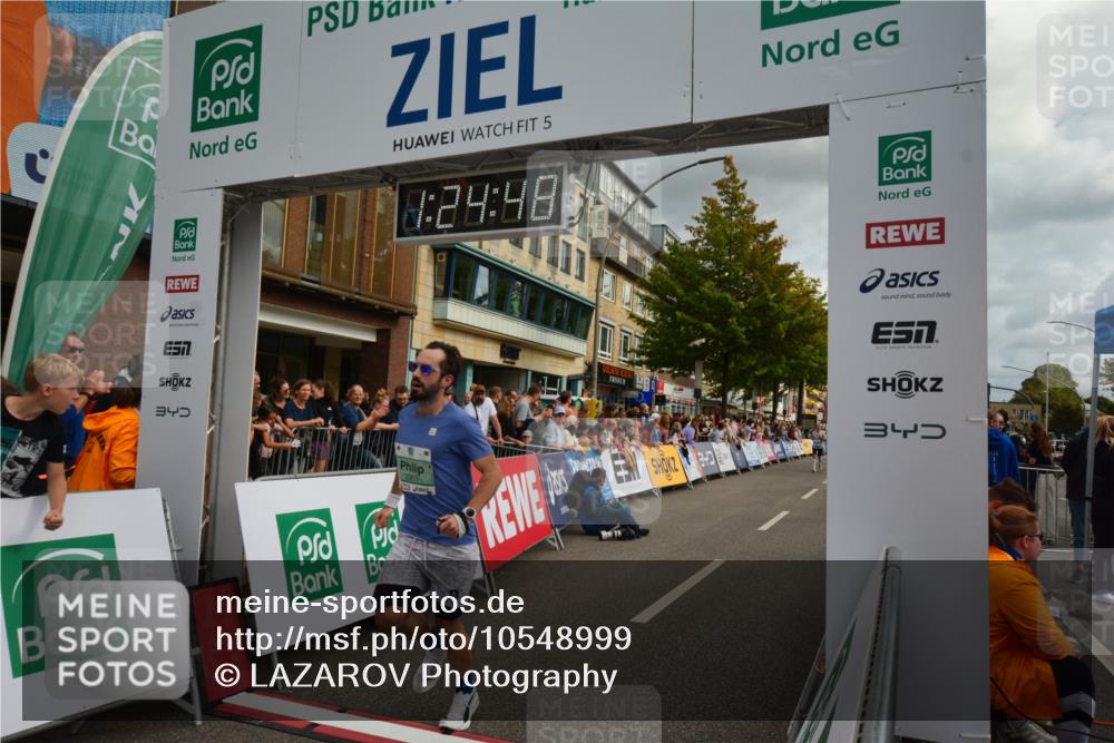 20.09.2026 - PSD Bank Halbmarathon LAZAROV Photography http://msf.ph/oto/10548999 20.09.2026 11:24:47 Ziel 1780, 1801, 2365, 2766 meine-sportfotos.de
