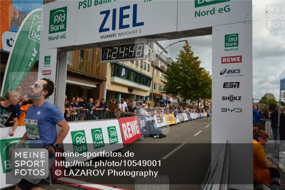 20.09.2026 - PSD Bank Halbmarathon LAZAROV Photography http://msf.ph/oto/10549001 20.09.2026 11:24:47 Ziel 1780, 1801, 2365, 2766 meine-sportfotos.de