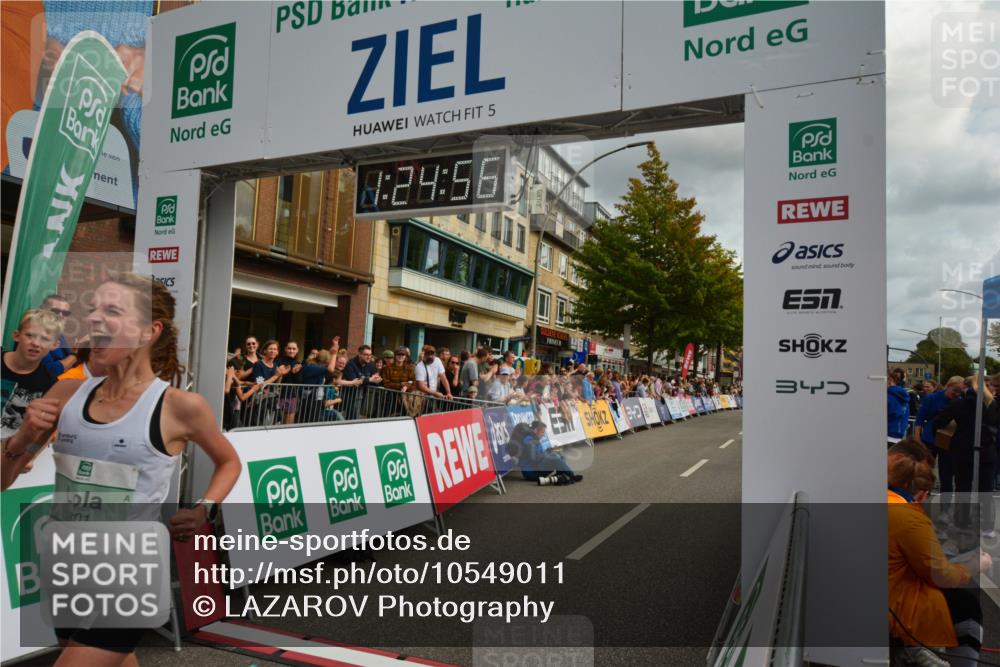20.09.2026 - PSD Bank Halbmarathon LAZAROV Photography http://msf.ph/oto/10549011 20.09.2026 11:24:55 Ziel 1780, 1801, 3087 meine-sportfotos.de