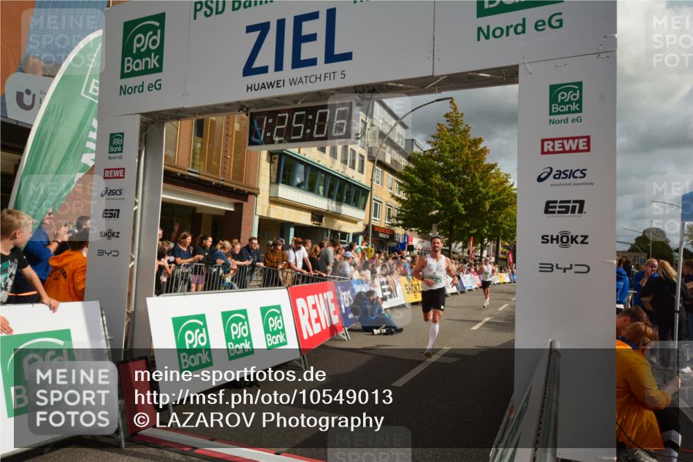 20.09.2026 - PSD Bank Halbmarathon LAZAROV Photography http://msf.ph/oto/10549013 20.09.2026 11:25:05 Ziel 2438, 3087, 4765 meine-sportfotos.de