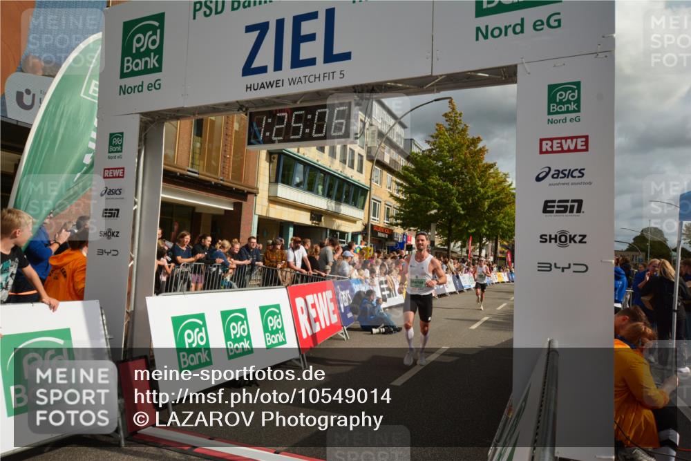 20.09.2026 - PSD Bank Halbmarathon LAZAROV Photography http://msf.ph/oto/10549014 20.09.2026 11:25:06 Ziel 2438, 3087, 4765 meine-sportfotos.de