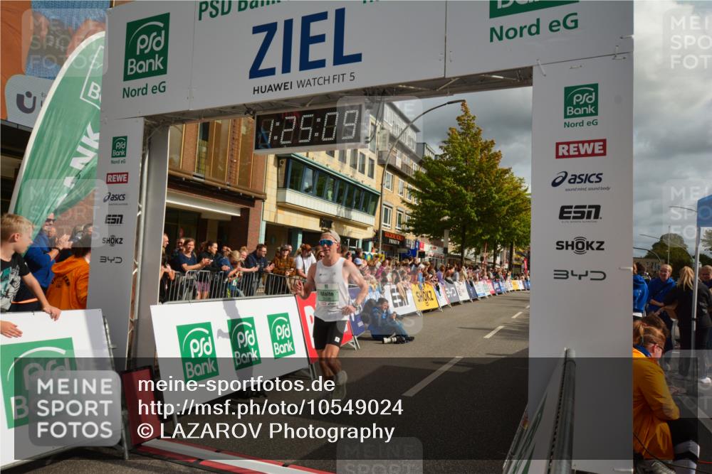 20.09.2026 - PSD Bank Halbmarathon LAZAROV Photography http://msf.ph/oto/10549024 20.09.2026 11:25:09 Ziel 2438, 3087, 4765 meine-sportfotos.de