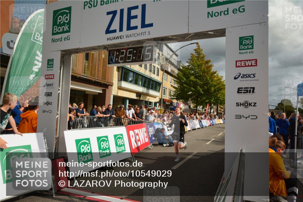 20.09.2026 - PSD Bank Halbmarathon LAZAROV Photography http://msf.ph/oto/10549029 20.09.2026 11:25:15 Ziel 2438, 4765 meine-sportfotos.de