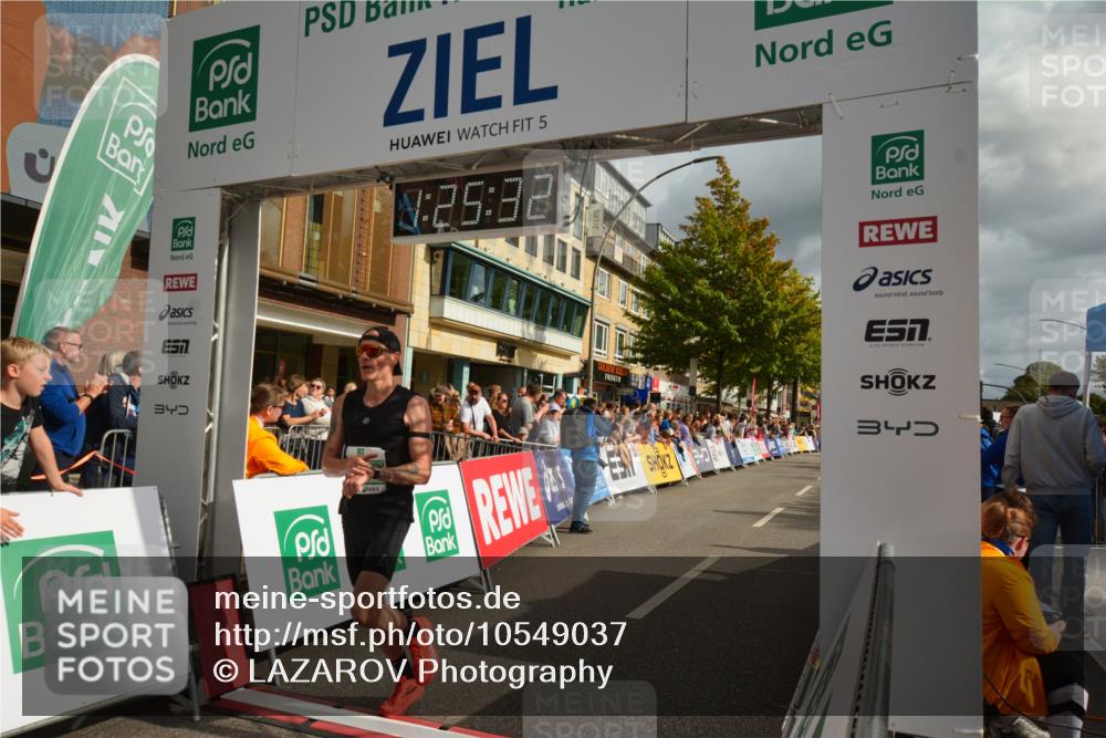 20.09.2026 - PSD Bank Halbmarathon LAZAROV Photography http://msf.ph/oto/10549037 20.09.2026 11:25:32 Ziel 1428, 2339, 2744 meine-sportfotos.de