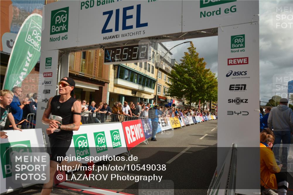 20.09.2026 - PSD Bank Halbmarathon LAZAROV Photography http://msf.ph/oto/10549038 20.09.2026 11:25:32 Ziel 1428, 2339, 2744 meine-sportfotos.de