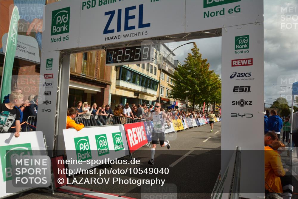 20.09.2026 - PSD Bank Halbmarathon LAZAROV Photography http://msf.ph/oto/10549040 20.09.2026 11:25:38 Ziel 1428, 2339, 2744 meine-sportfotos.de